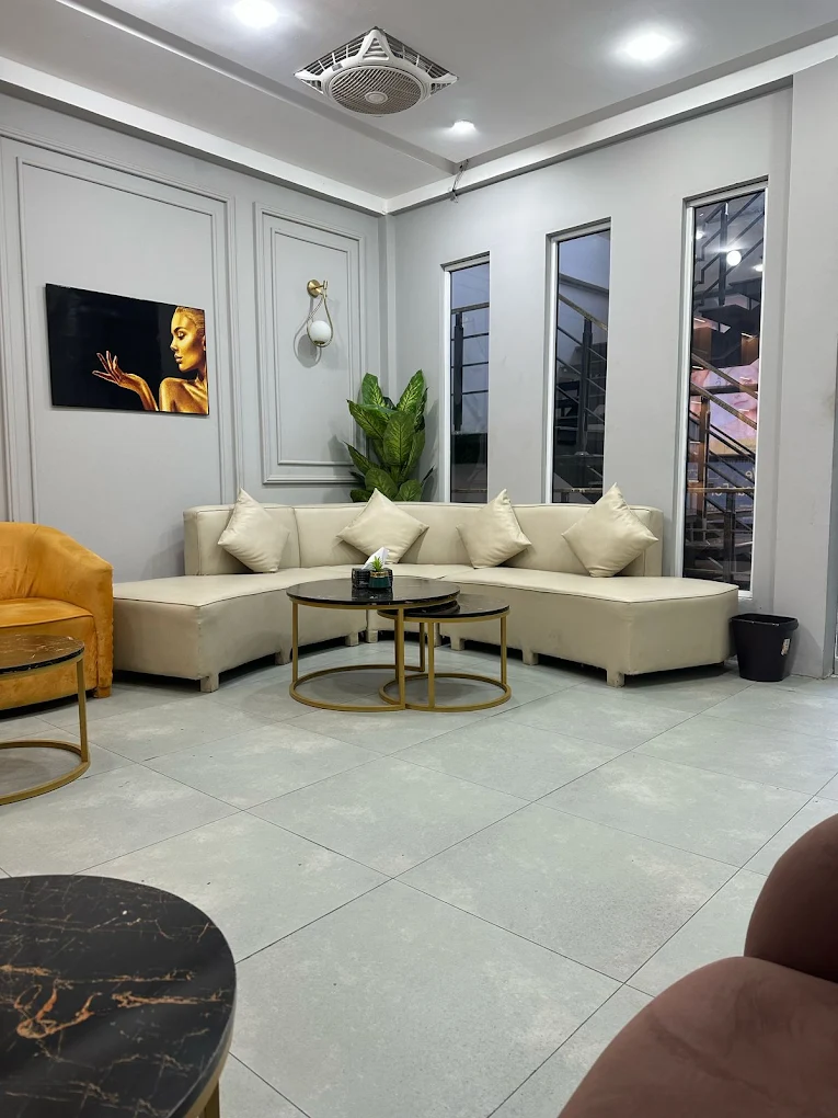 Top skin & aesthetic clinic in sheikhupura